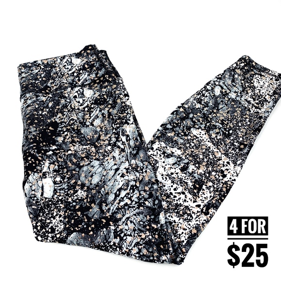 Rule The World Boutique Activewear Section - Picture 3 of 8